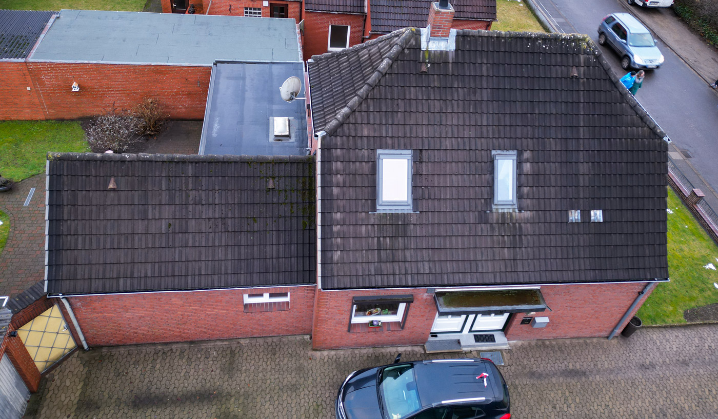 Dunkles Dach Seite Vorher