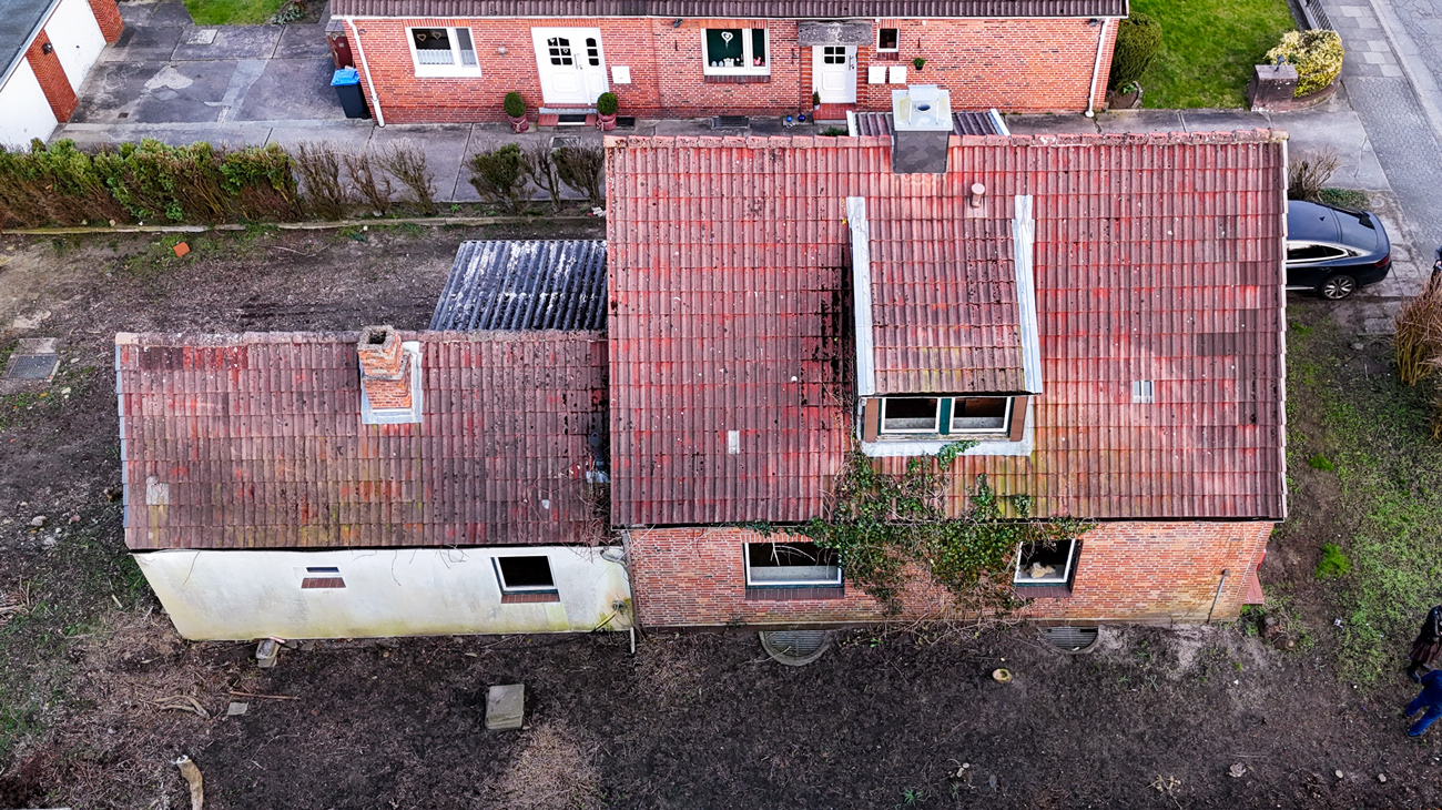 Rotes Dach vorher Seite