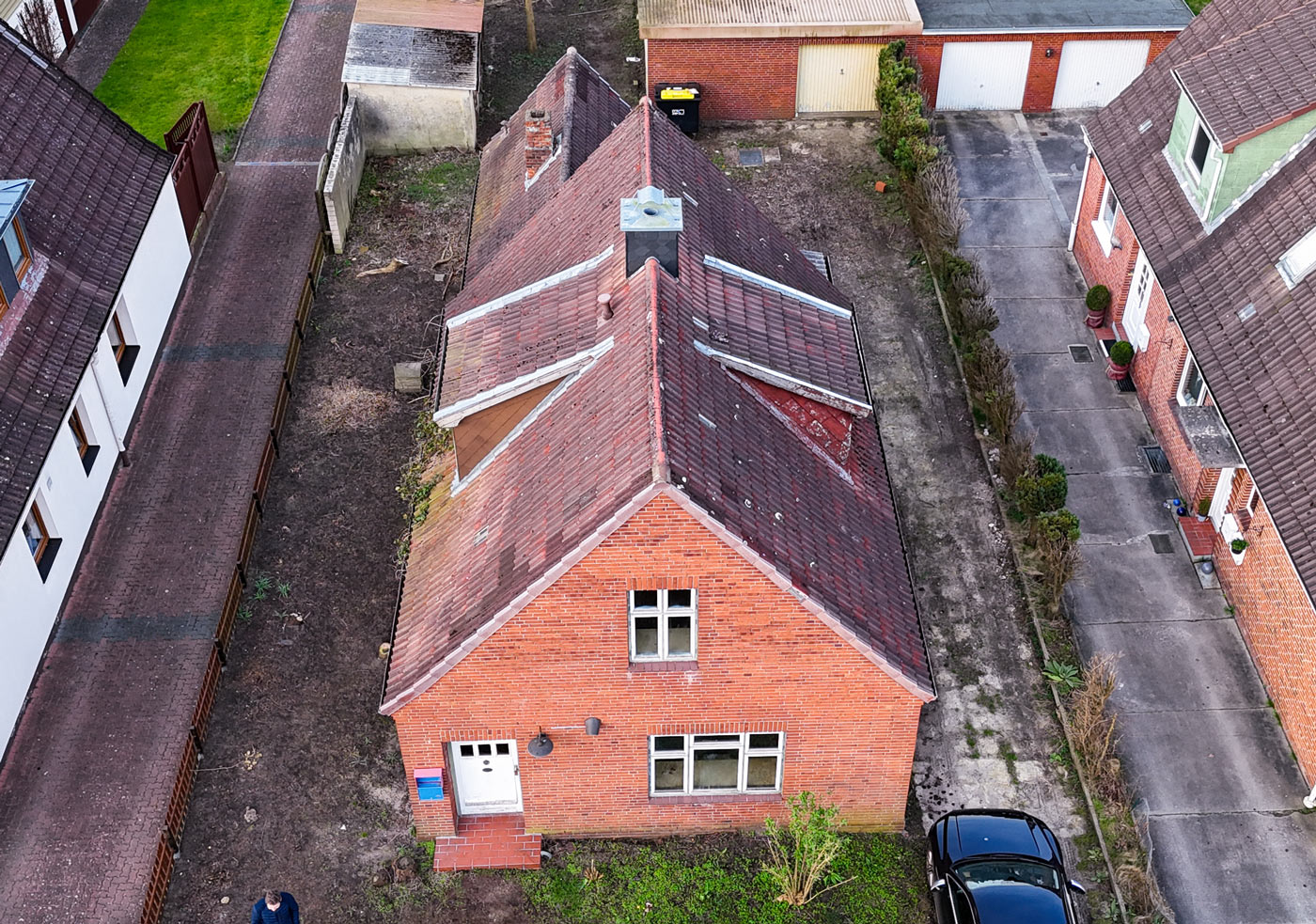 Rotes Dach Front vorher