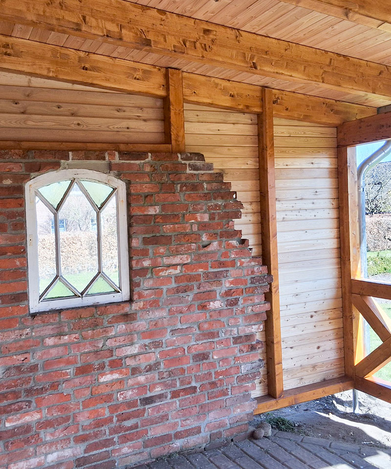 Zimmerei Kiel - Holzanbau im Garten, ähnlich wie ein Carport